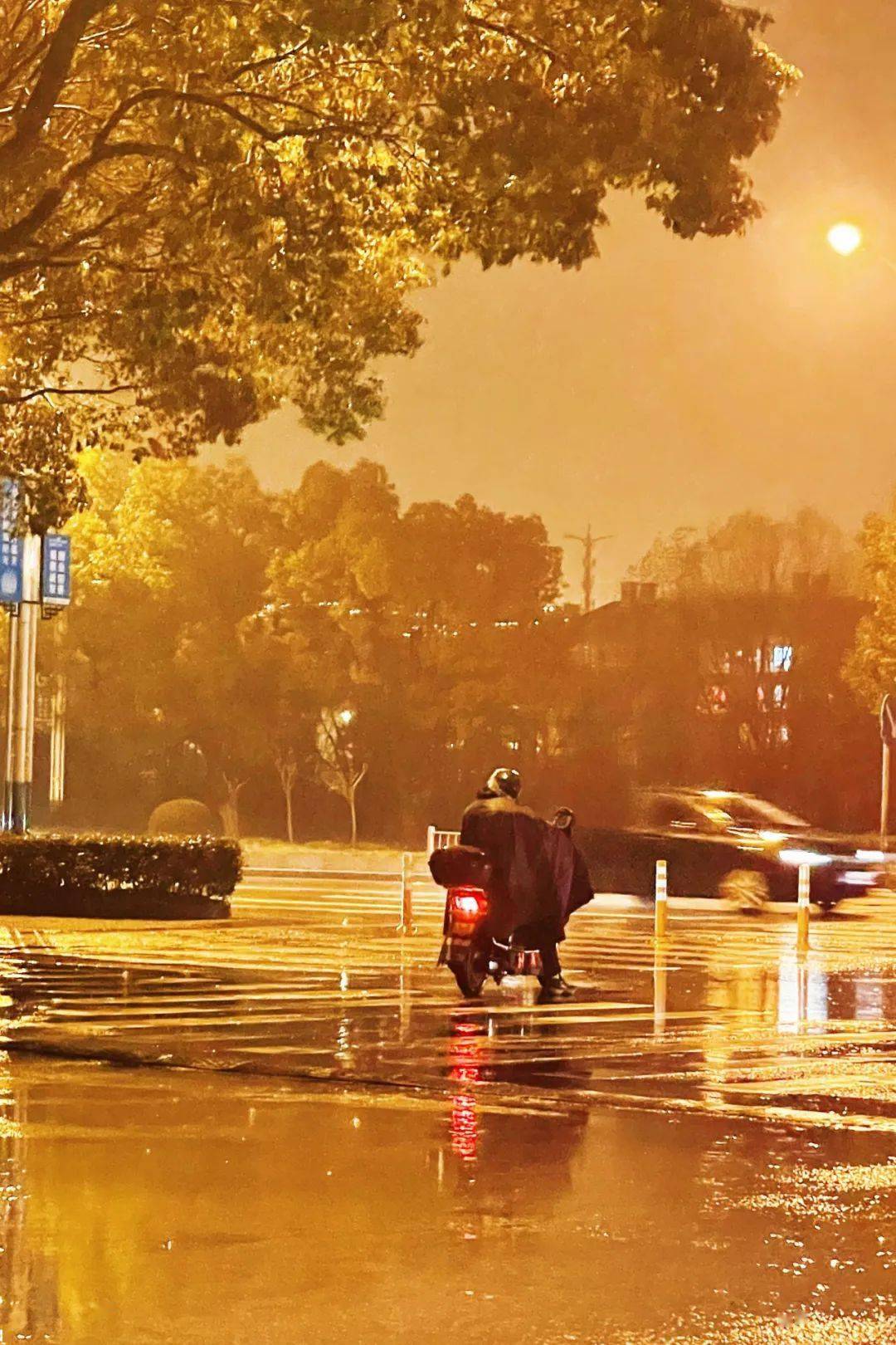 又是下雨天_下雨天是什么时候的歌_下雨天是内循环还是外循环