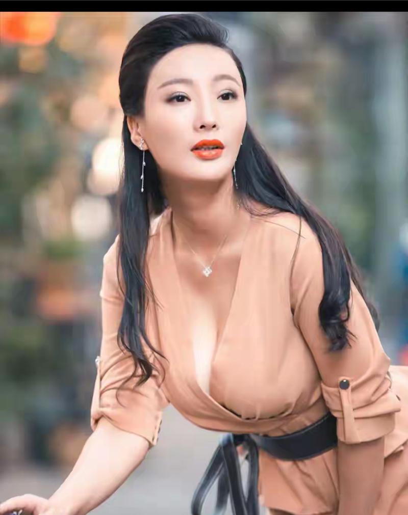 中国乳神王李丹_中国乳神王李丹_中国乳神王李丹