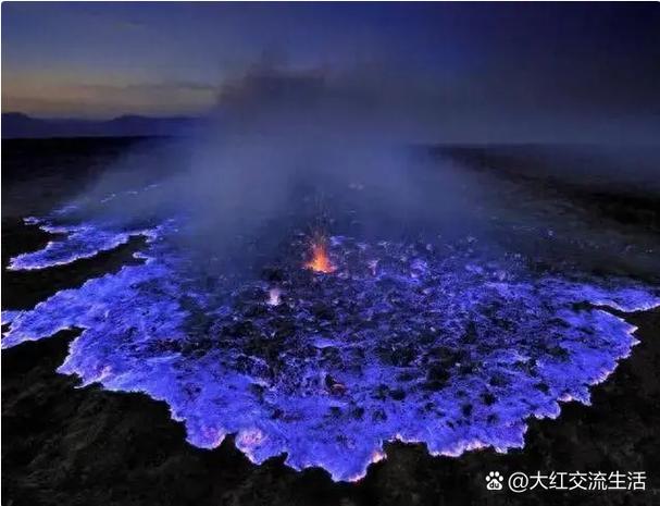 探索熔岩前线：神秘与危险并存的自然奇观与科学研究